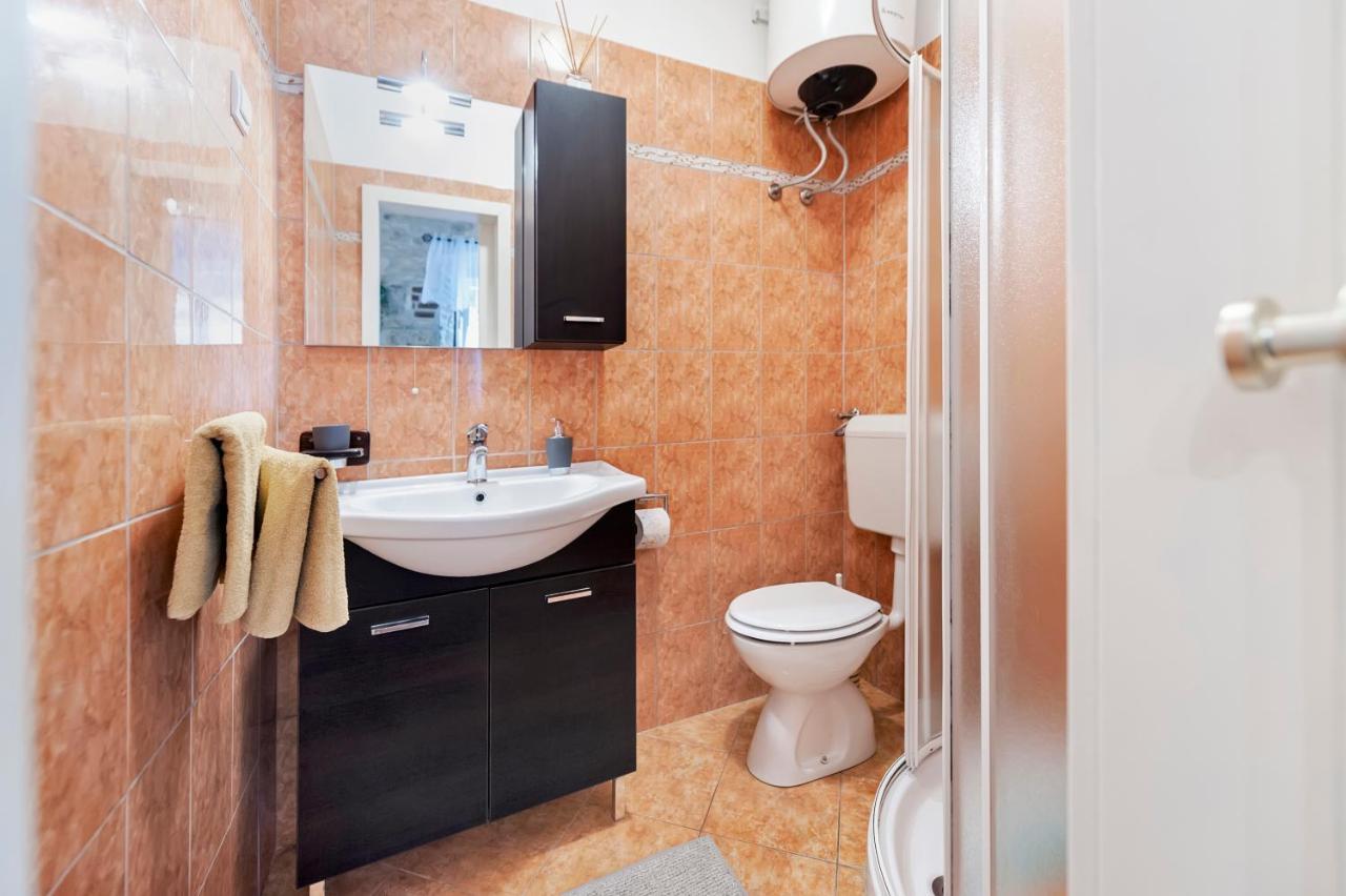 Volta L Apartment *